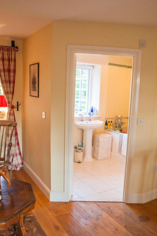 Milton Farm Bed & Breakfast East Knoyle Bagian luar foto