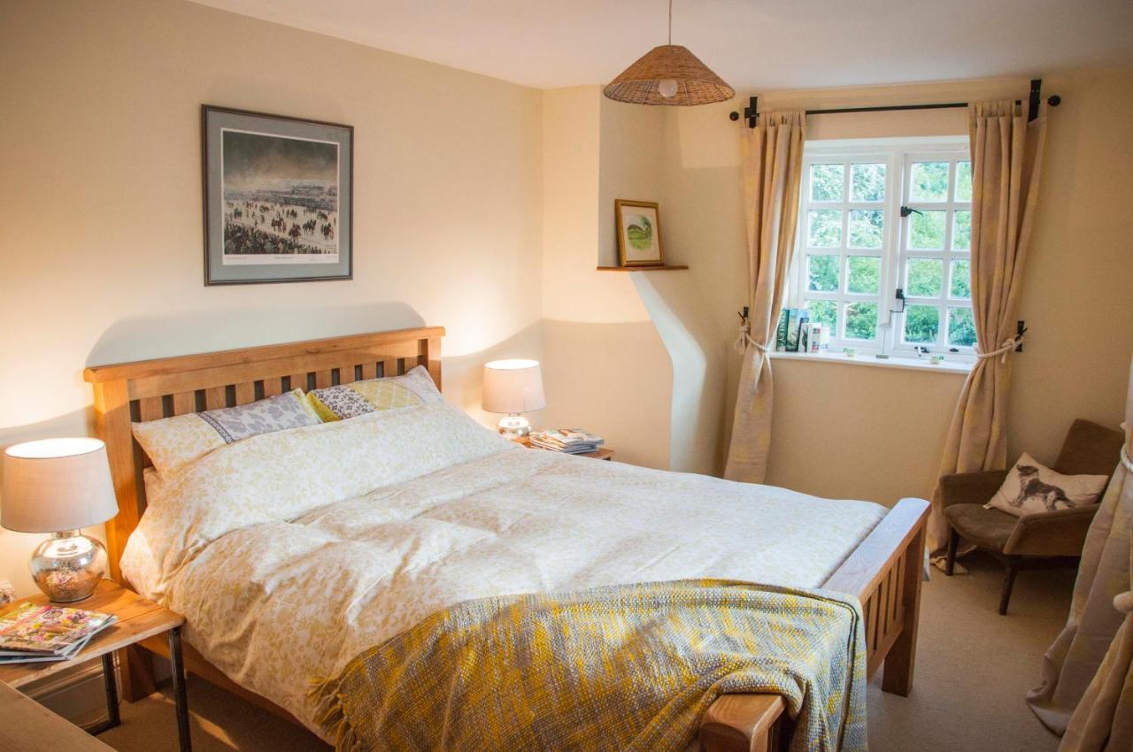 Milton Farm Bed & Breakfast East Knoyle Bagian luar foto