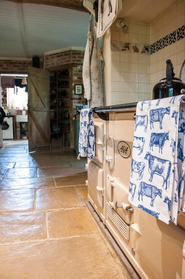 Milton Farm Bed & Breakfast East Knoyle Bagian luar foto